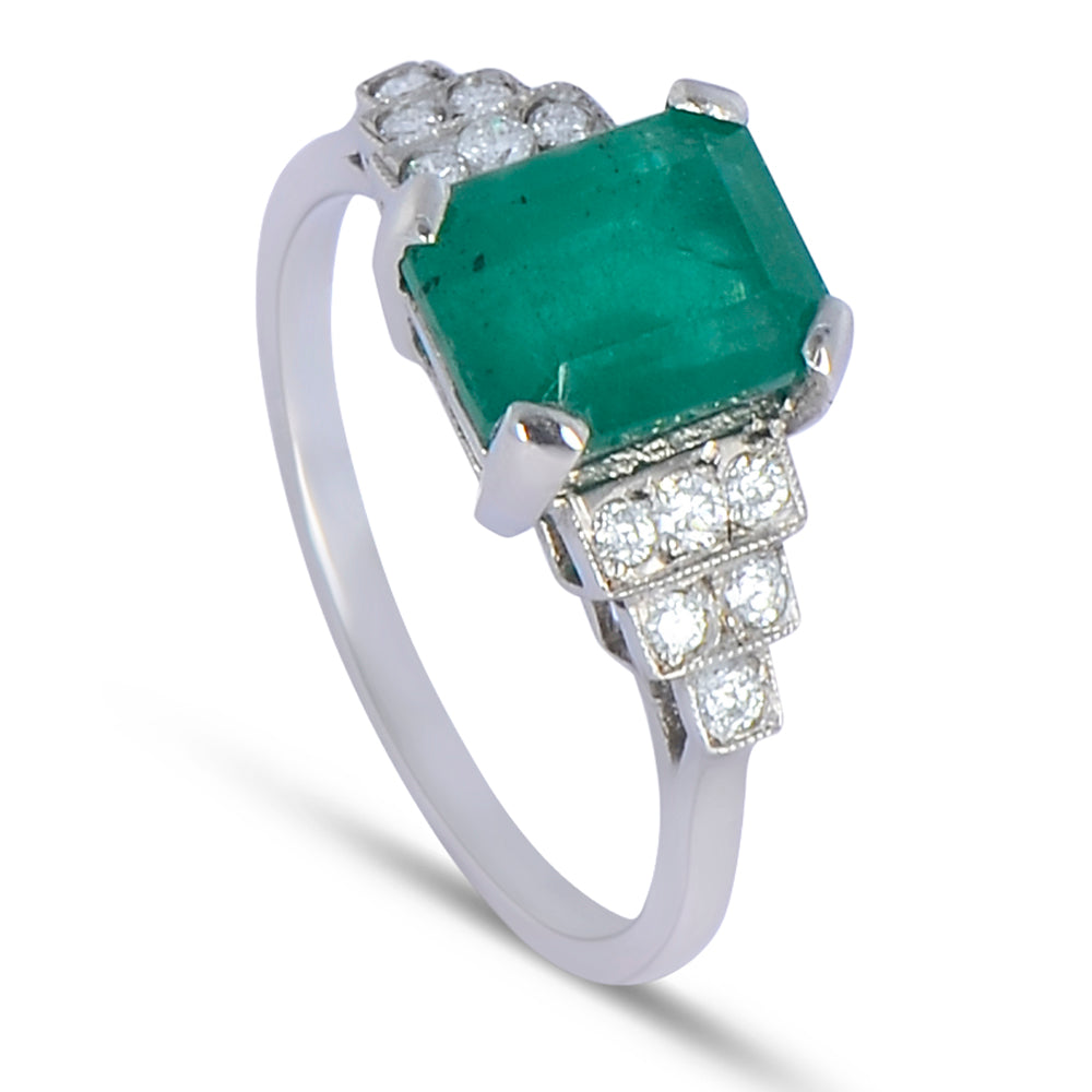 Emerald & Diamond Ring N.V. £3,200